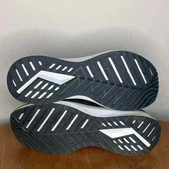 Brooks Levitate 4 Black White Men's Sneakers Size 11.5 - Picture 8 of 8